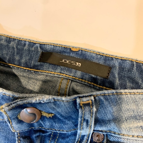 Joe’s Jeans cropped distressed jeans size 26 - Picture 3 of 5